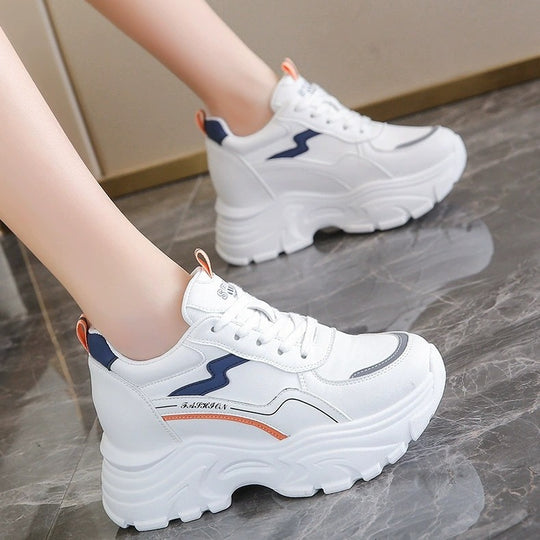 Damen Sportliche Plateau-Sneaker mit innovativer Dämpfung und modischem Design EB