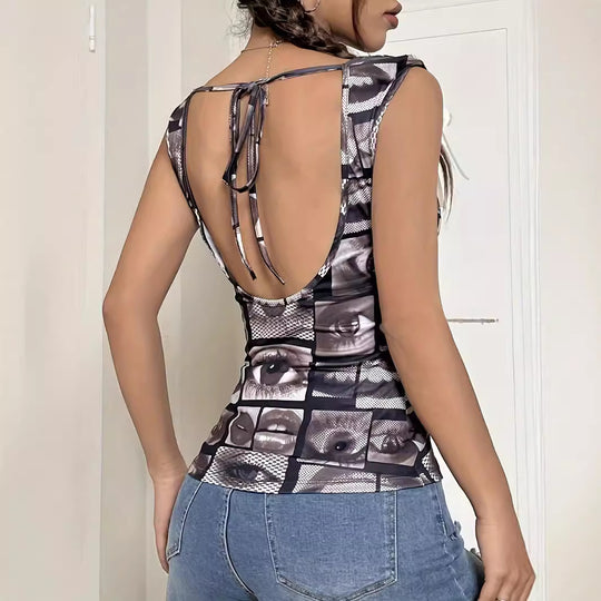 Damen nan tailliertes ärmelloses Jersey-Top mit Wasserfallkragen und collageartigem Gesichtsprint EB