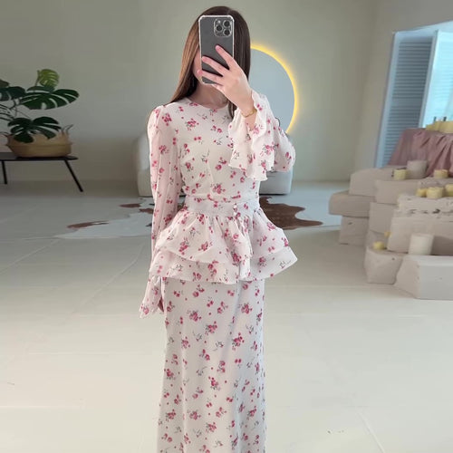Damen Maxikleid mit voluminösem Peplum und floralen Akzenten EB