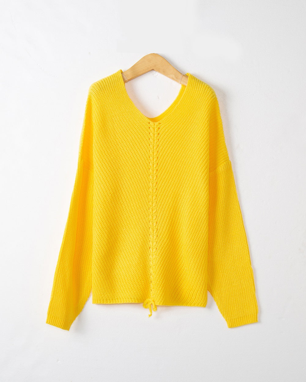 Damen Grobstrick Pullover mit attraktivem V-Ausschnitt und praktischen Kordeldetails EB