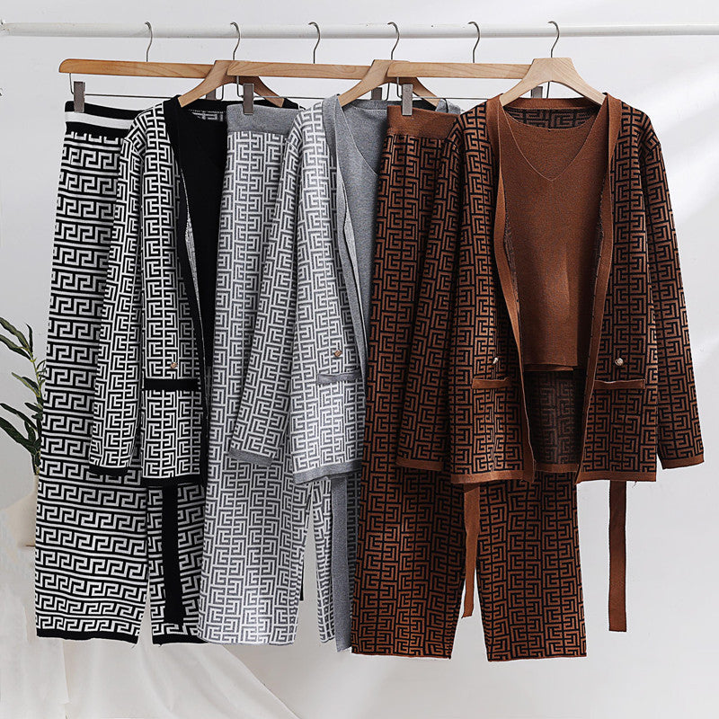 Damen modisches und luxuriöses Loungewear-Set mit elegantem Muster und praktischen Taschen EB
