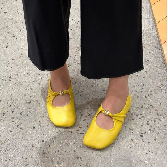 Damen Ballerinas mit dekorativem Kettenakzent und modischer Knopfdetail EB