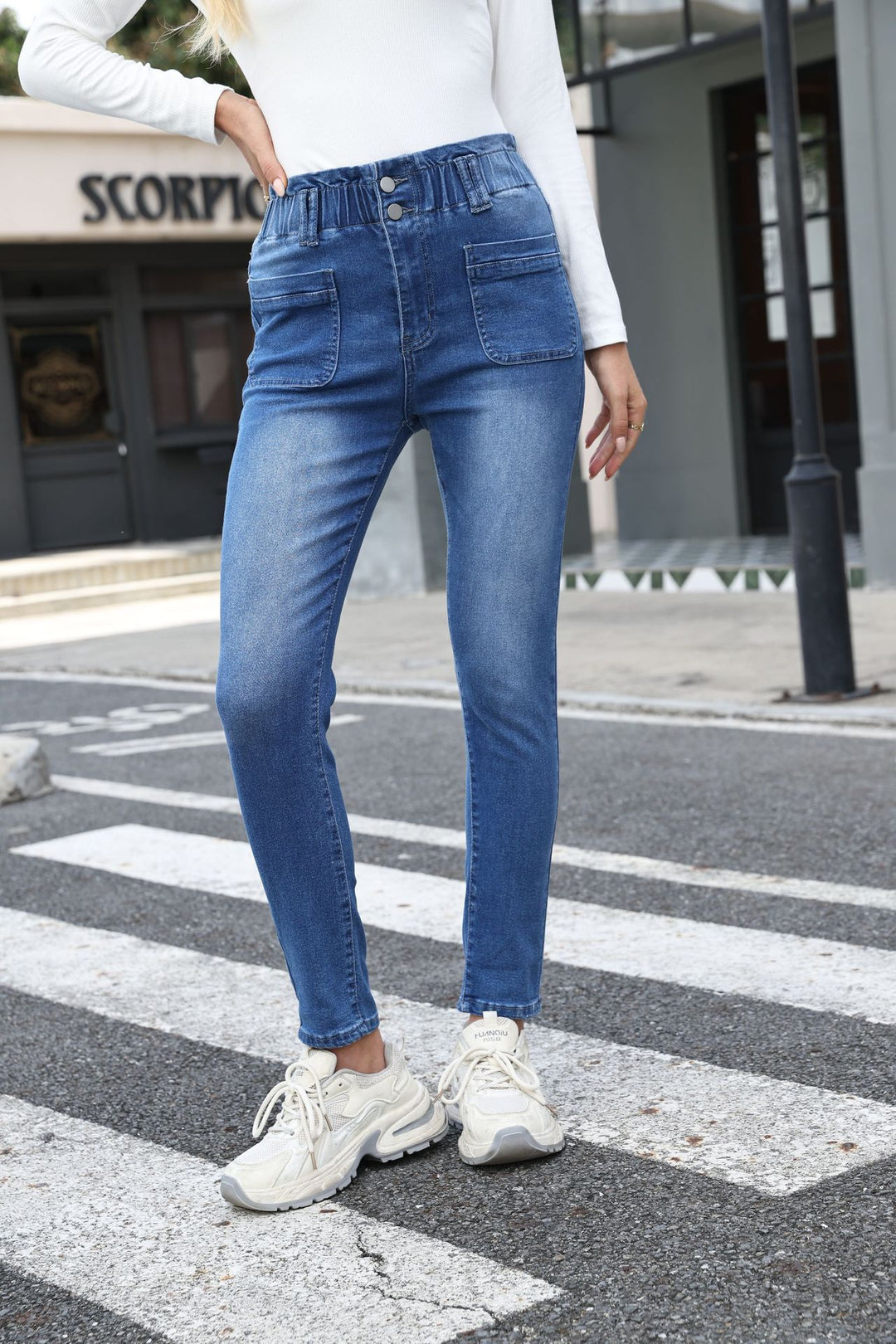 Damen High-Waist Jeans mit elastischem Bund und praktischen Taschen EB