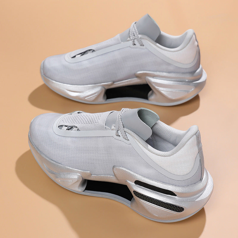 Herren moderne Sneaker mit skulpturierter Plateau-Performancesohle, nahtlosem Strickschaft und integrierter Fersenstütze EB
