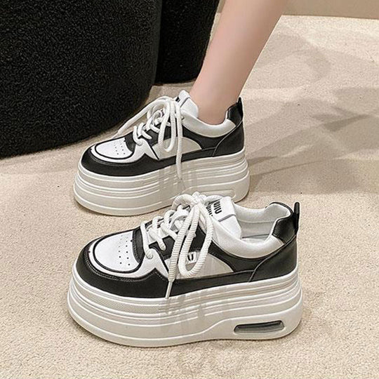 Damen Plateau Sneakers mit trendigem zweifarbigem Design und verstärkter Dämpfung EB