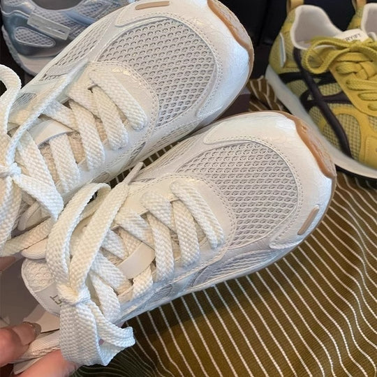 Damen Sportliche Sneaker mit atmungsaktiver Mesh-Oberfläche und stabilisierender Sohle EB