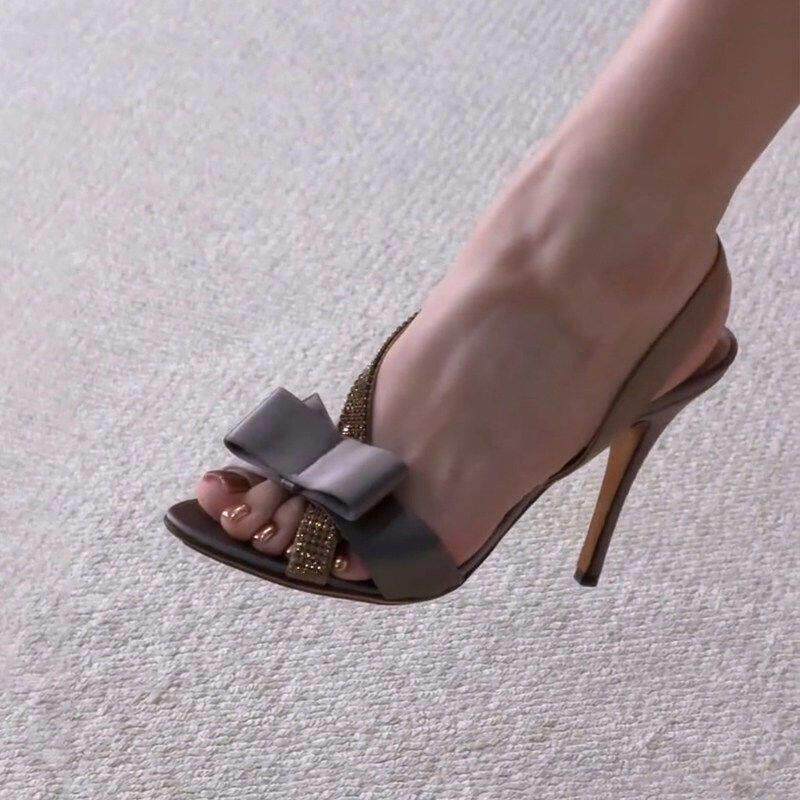 Damen Sandalen mit elegantem Riemen und dekorativen Strassdetails EB