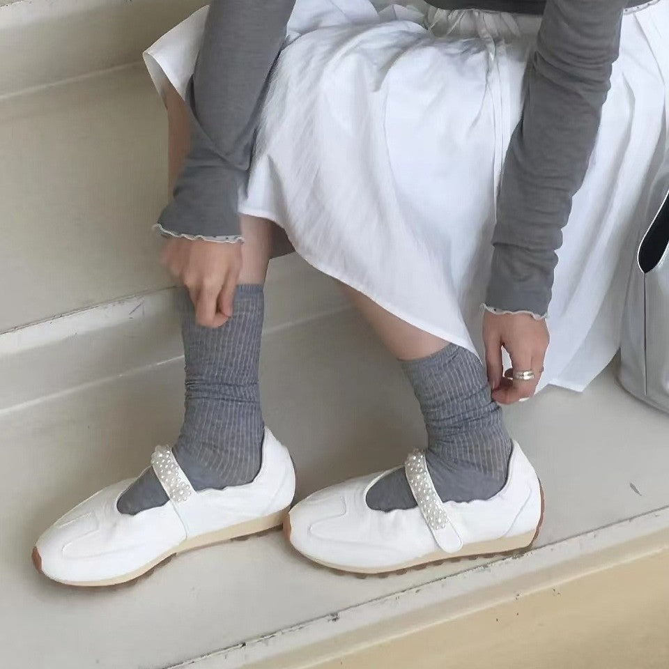 Damen Sneakers mit elegantem Perlenakzent und modischem Design EB