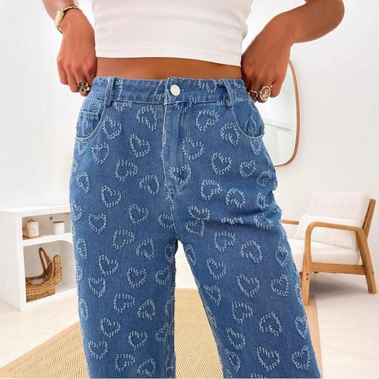 Damen High-Waist Jeans mit einzigartigem Herzchen-Muster und bequemer Passform EB