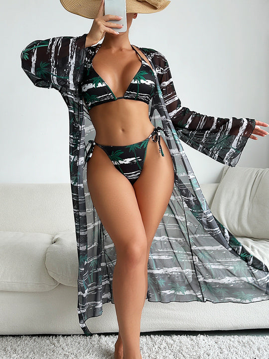Damen Strandmode mit leicht transparentem Kimono und modischem Bikini EB