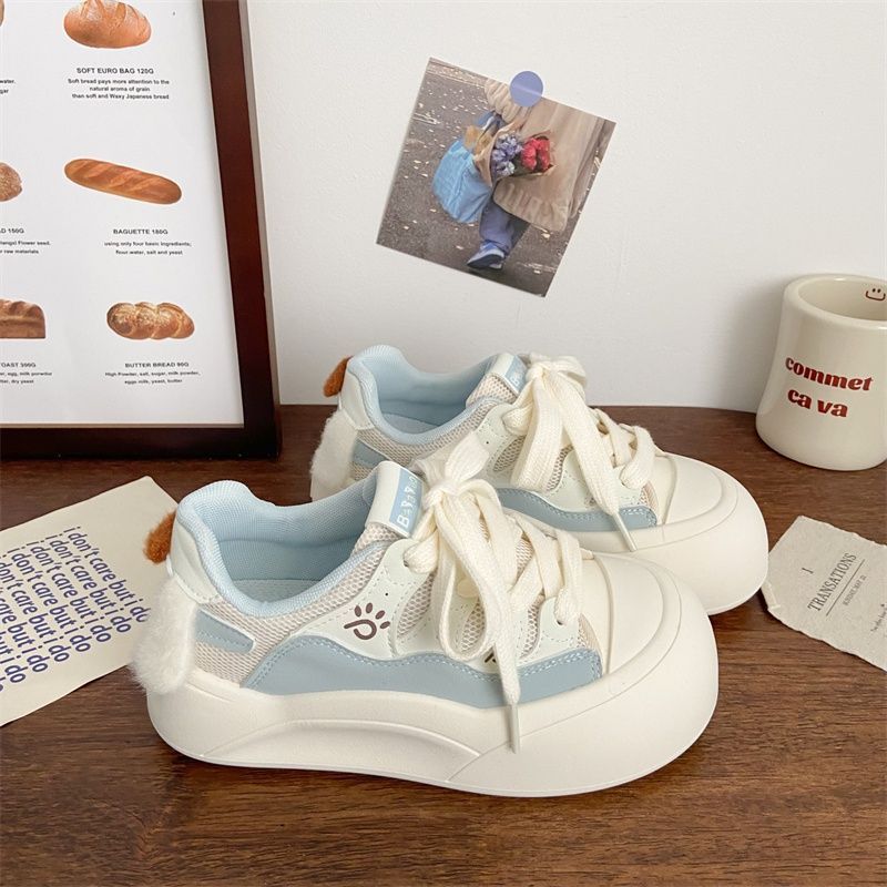 Damen Plattform-Sneaker mit verspielten Applikationen und bequemer Sohle EB