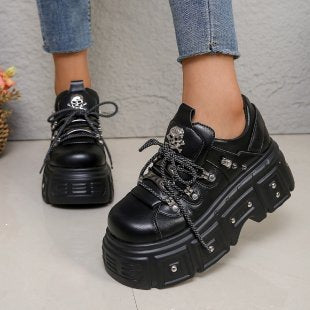 Damen Trendige und auffällige Sneakers mit modischen Details EB