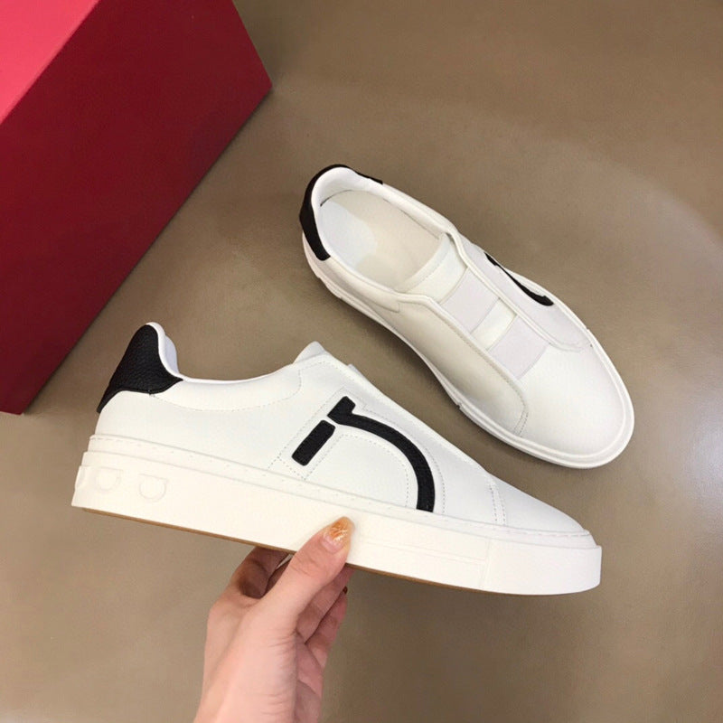 Damen Sportliche Slip-On Sneakers mit modernem Design und elastischem Riemen EB