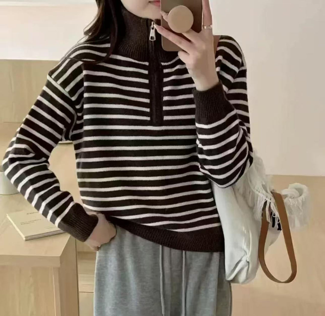 Damen Strickpullover mit kurzem Reißverschluss und modischem Streifenmuster EB