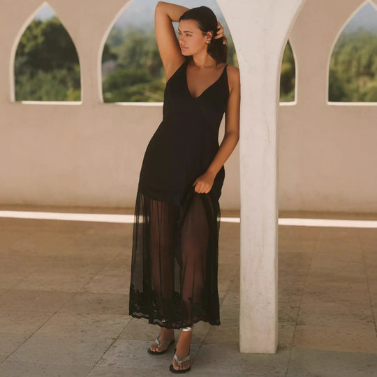 Damen nan Lagenmaxikleid mit kurzem Innenkleid und transparentem Tüll-Überrock, V-Ausschnitt und feinen Spaghettiträgern EB