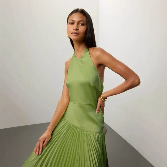 Damen Elegantes Maxi-Kleid mit fließendem Faltenrock und Halterneck-Design EB