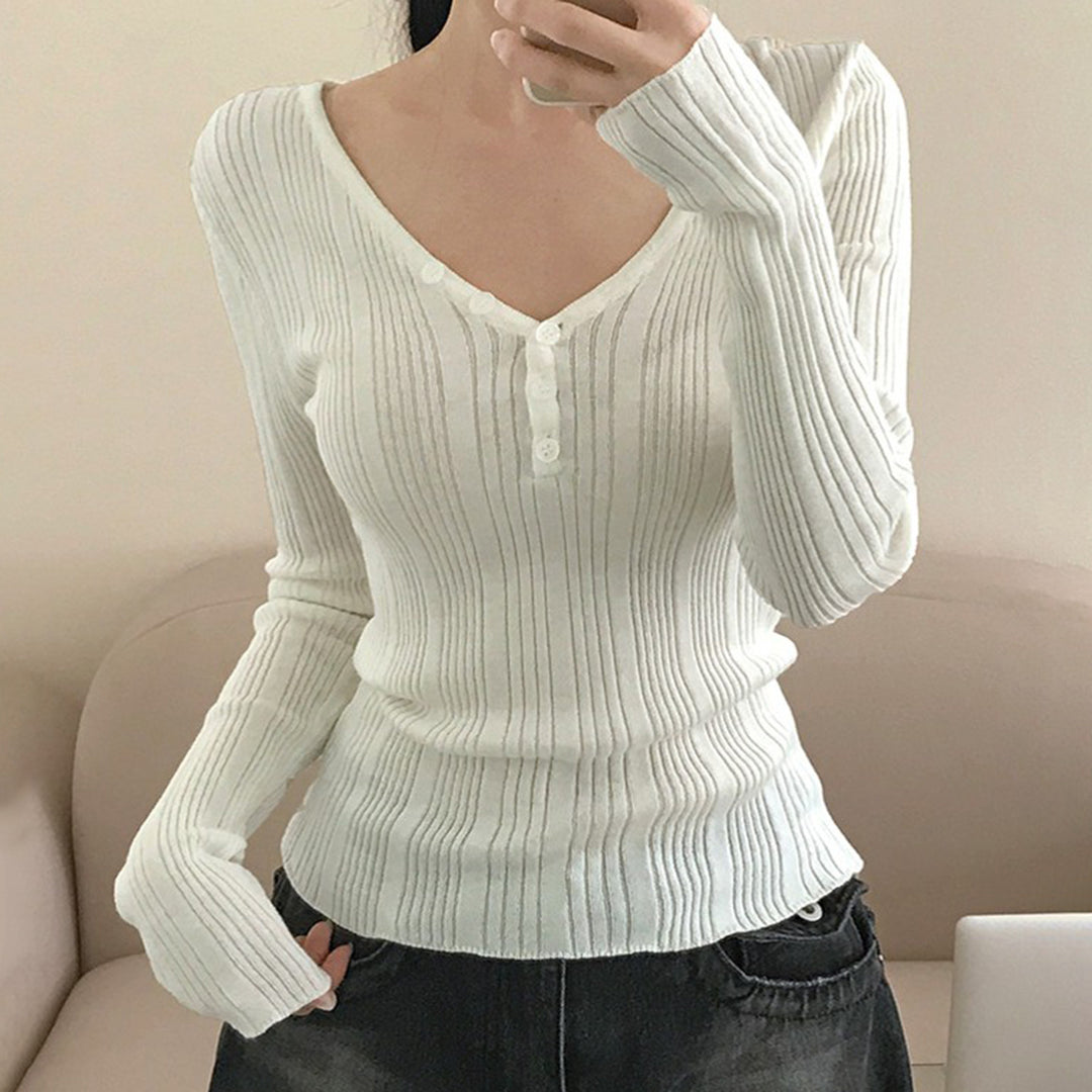 Damen nan feinstrukturierter Rippstrick-Longsleeve mit V-Ausschnitt, Henley-Knopfleiste und taillierter Passform EB