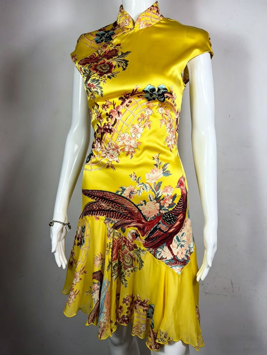 Damen Chiffonkleid mit floralen Bestickungen und asymmetrischem Saum EB