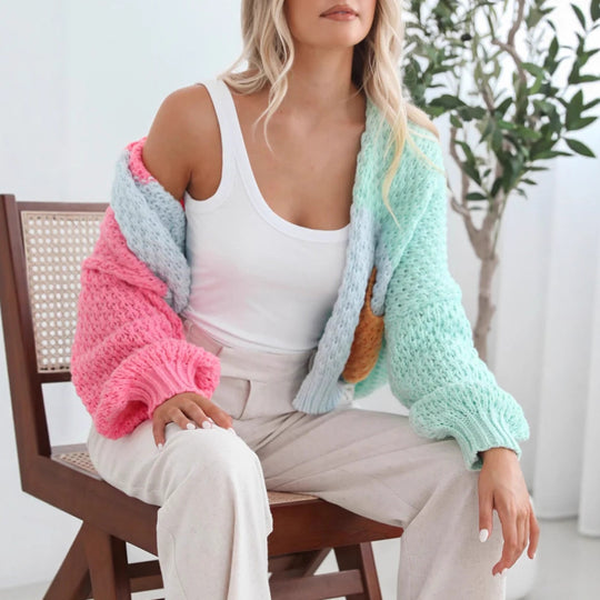 Damen kuschelige Strickjacke mit oversized Ärmeln und Farbkombination EB