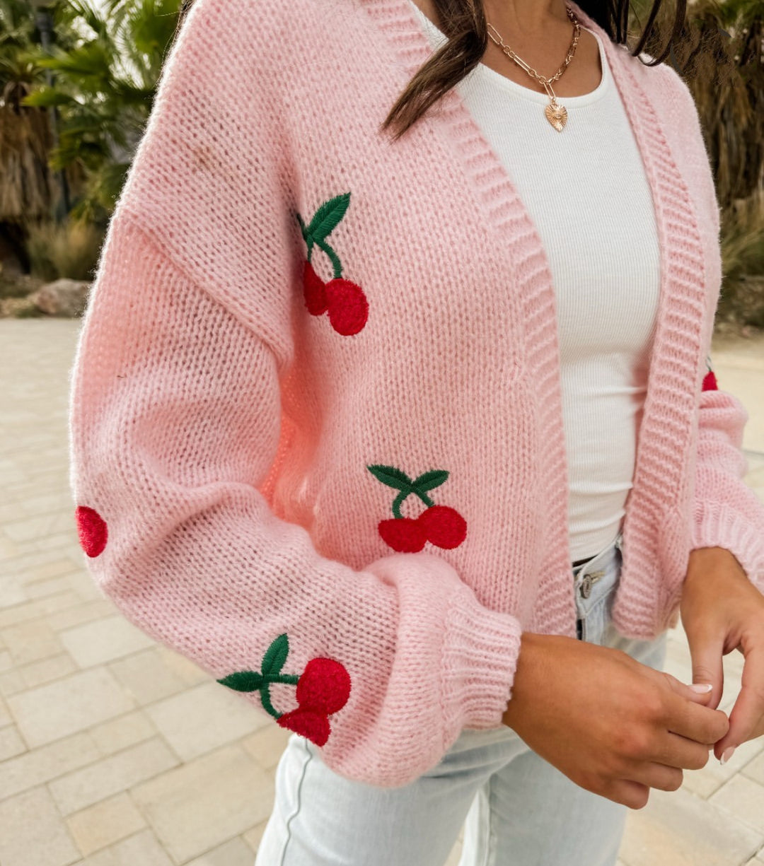 Damen Kurzgeschnittener Oversize-Cardigan mit Kirsch-Stickerei EB