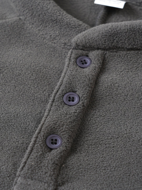 Herren Fleece-Pullover mit modischem Stehkragen und praktischen Knopfdetails EB