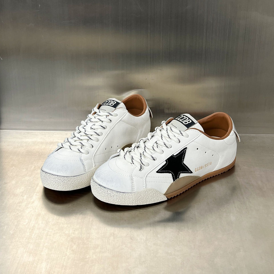 Damen Sneakers im sportlichen Design mit markantem Stern-Detail und ergonomischer Dämpfung EB