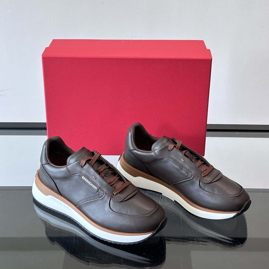 Damen Sportliche Sneakers mit hochdämpfendem Fußbett und robustem Obermaterial EB