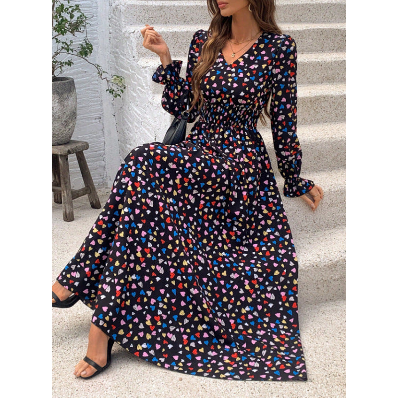 Damen Maxikleid mit farbenfrohem Herzmotiv und elastischem Taillenbereich EB