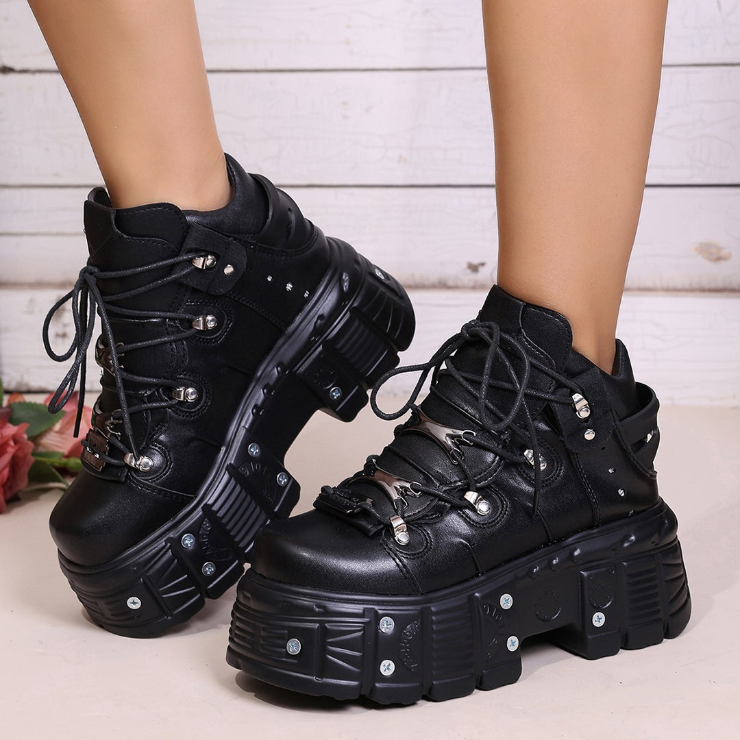 Damen Trendige und auffällige Sneakers mit modischen Details EB