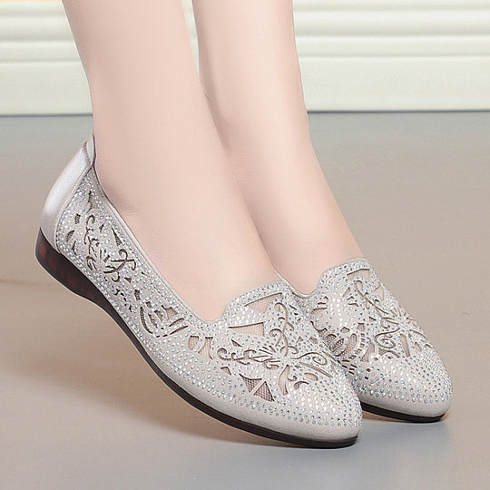 Damen Elegante Ballerinas mit filigranem Cut-Out-Design und funkelnden Strassdetails EB