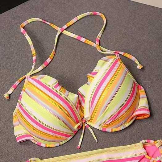 Damen Triangel-Bikini mit verspieltem Rüschendetail und buntem Streifenmuster EB