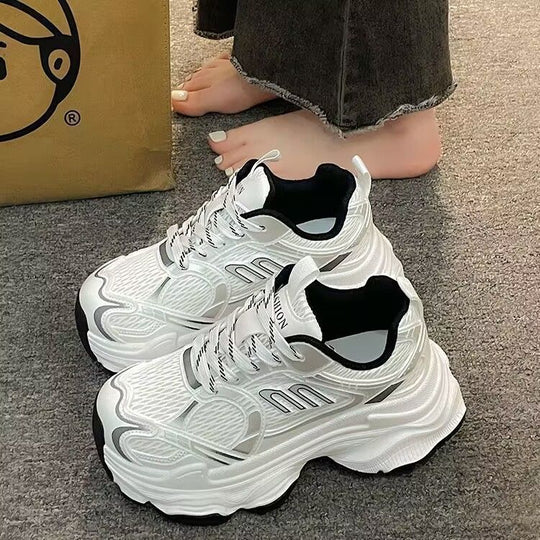 Damen модische Sneaker im futuristischen Design mit verstärkter Sohle EB