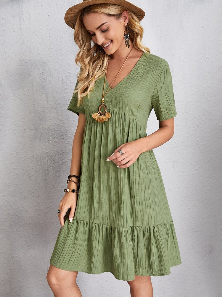 Damen lässiges V-Ausschnitt Kleid mit Schößchen und Rüschendetails EB