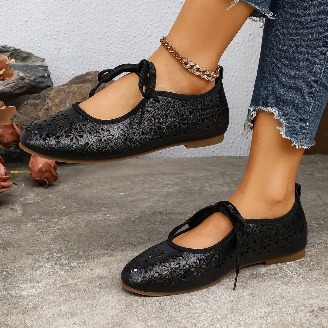 Damen Ballerinas mit perforiertem Blumenmuster und komfortablem Fußbett EB