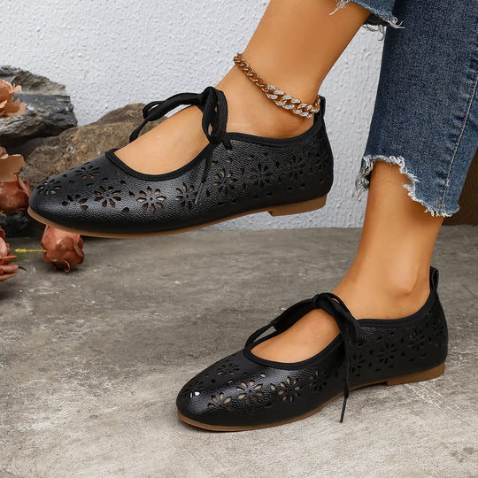 Damen Ballerinas mit perforiertem Blumenmuster und komfortablem Fußbett EB