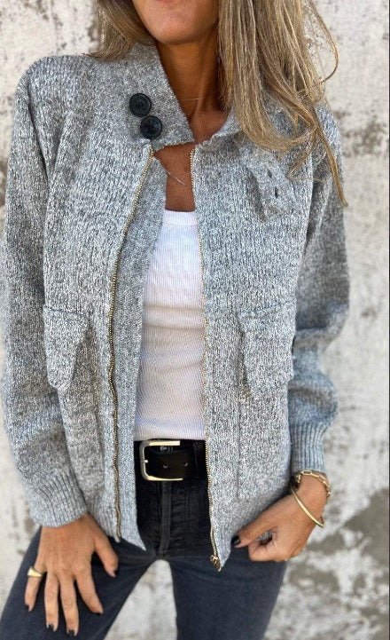 Damen weiche Strickjacke mit wärmeisolierendem Kragen und aufgesetzten Taschen EB