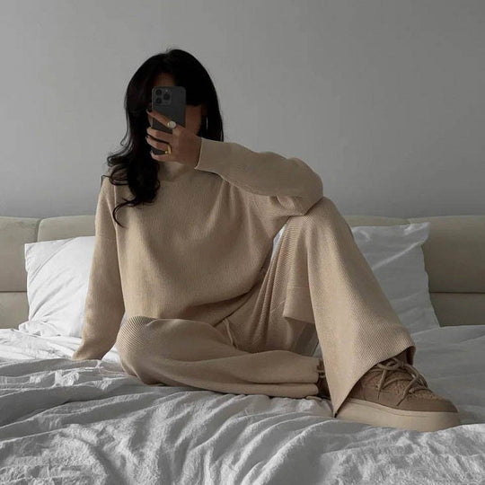 Damen Feiner Rippstrick-Loungewear-Set mit Stehkragen, Seitenschlitzen und hoher Taille Eichborn Berlin