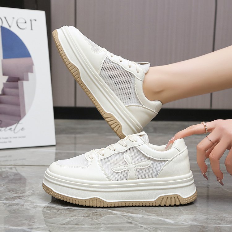 Damen Sportliche Sneakers mit atmungsaktivem Mesh-Obermaterial und dämpfender Laufsohle EB
