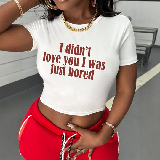Damen Crop-Shirt mit kreativem Statement und figurbetontem Schnitt EB