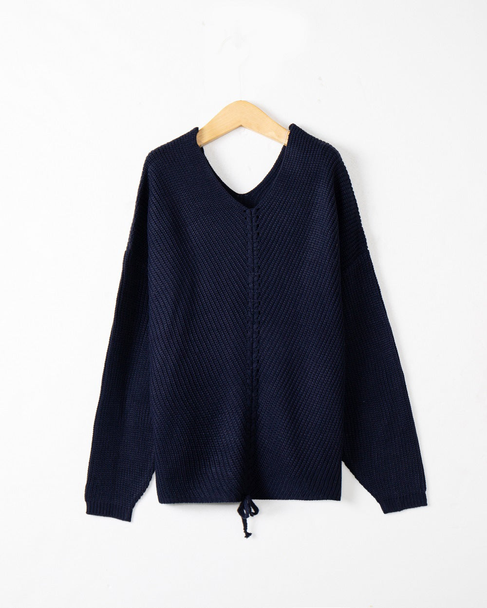Damen Grobstrick Pullover mit attraktivem V-Ausschnitt und praktischen Kordeldetails EB