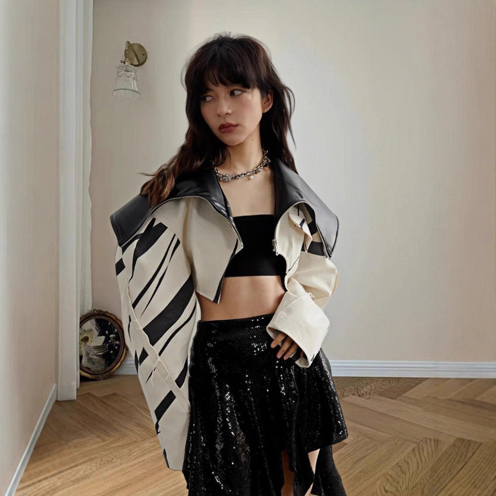 Damen Modische Cropped Jacke mit geometrischem Design und Kunstlederdetails EB