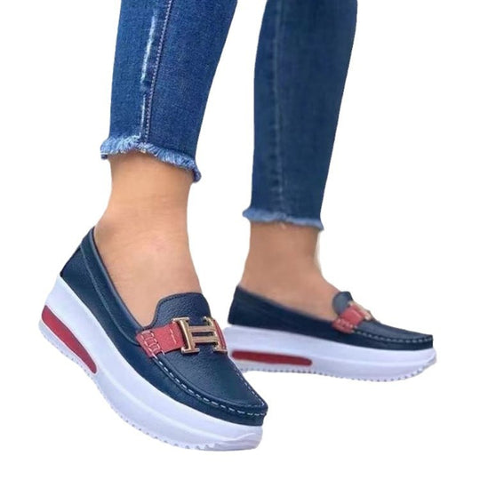 Damen Plateaulloafer mit modischem Schnallen-Detail und gepolstertem Komfortfußbett EB