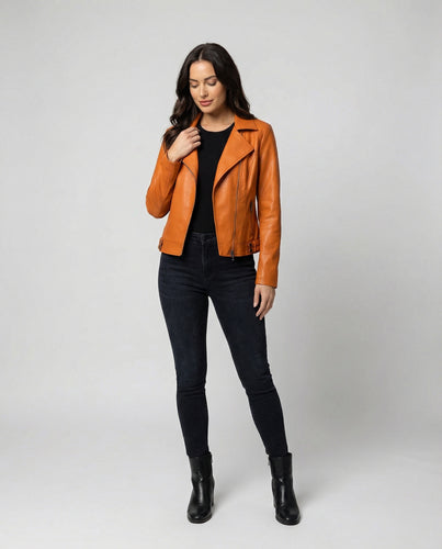 Damen Kunstleder-Bikerjacke mit asymmetrischem Reißverschluss wattierter Innenfütterung und taillierten Abnähern EB