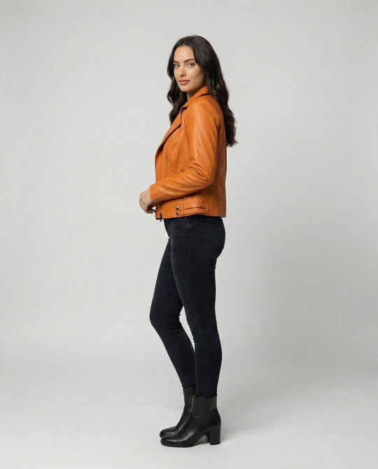 Damen Kunstleder-Bikerjacke mit asymmetrischem Reißverschluss wattierter Innenfütterung und taillierten Abnähern EB