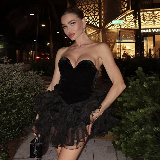 Damen Festliches Cocktailkleid mit Herz-Ausschnitt und voluminösem Rüschensaum EB