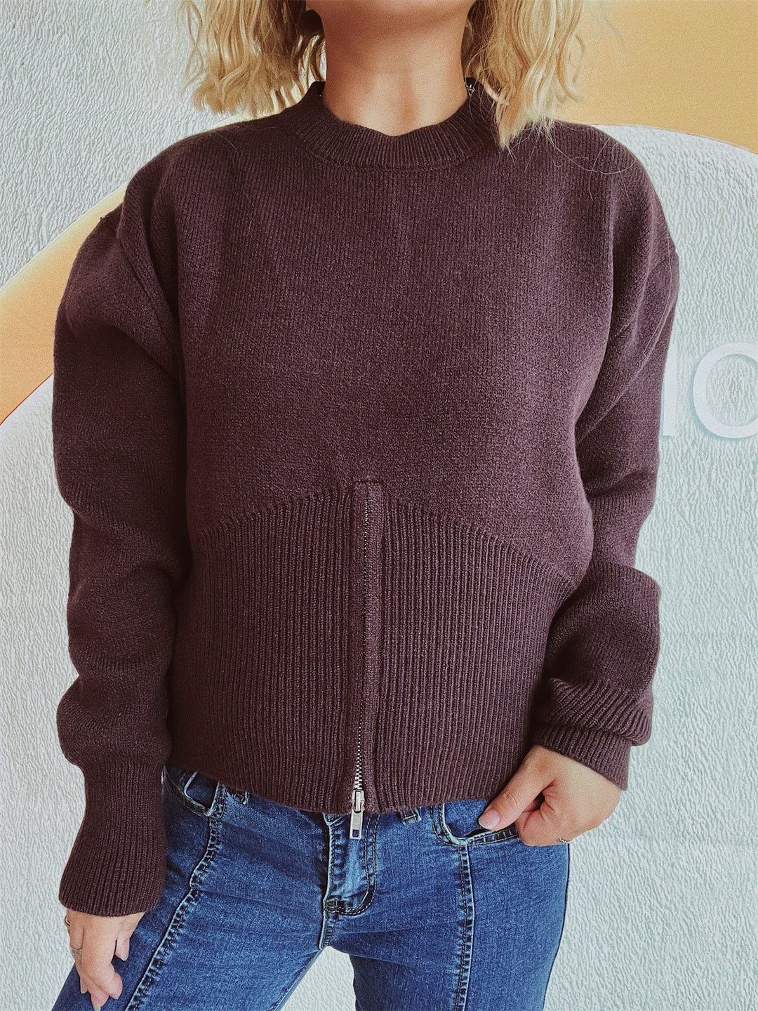 Damen gestreifter Pullover mit trendbewusstem Reißverschluss EB