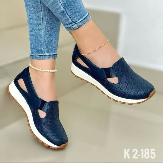 Damen  atmungsaktive Slip-On Keilsneaker aus Kunstleder mit Cut-Outs und gepolsterter Komfortsohle EB