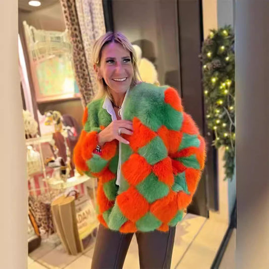 Damen auffällige Kunstpelzjacke mit innovativem Karomuster und kurzem Schnitt EB