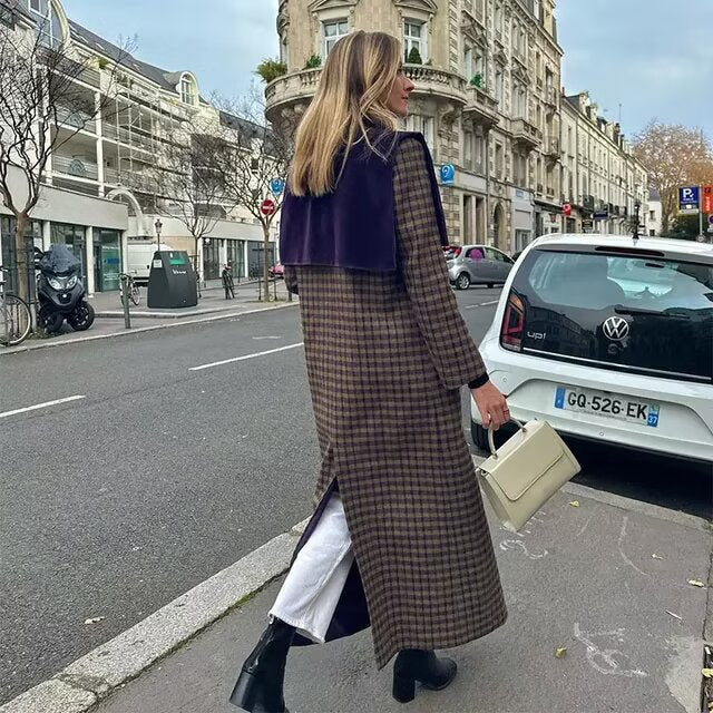 Damen Karierter Trenchcoat mit luxuriösen Veloursdetails EB