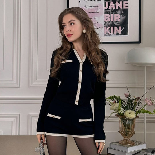 Damen Strickanzug mit eleganten Details und durchknöpfbarem Oberteil EB